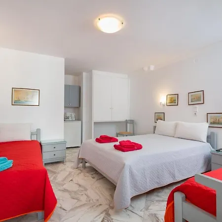 Irene Parou Naousa (Paros)