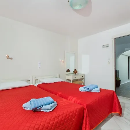 Irene Parou ナウサ