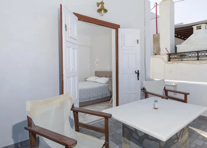 Irene Parou * Naousa (Paros)